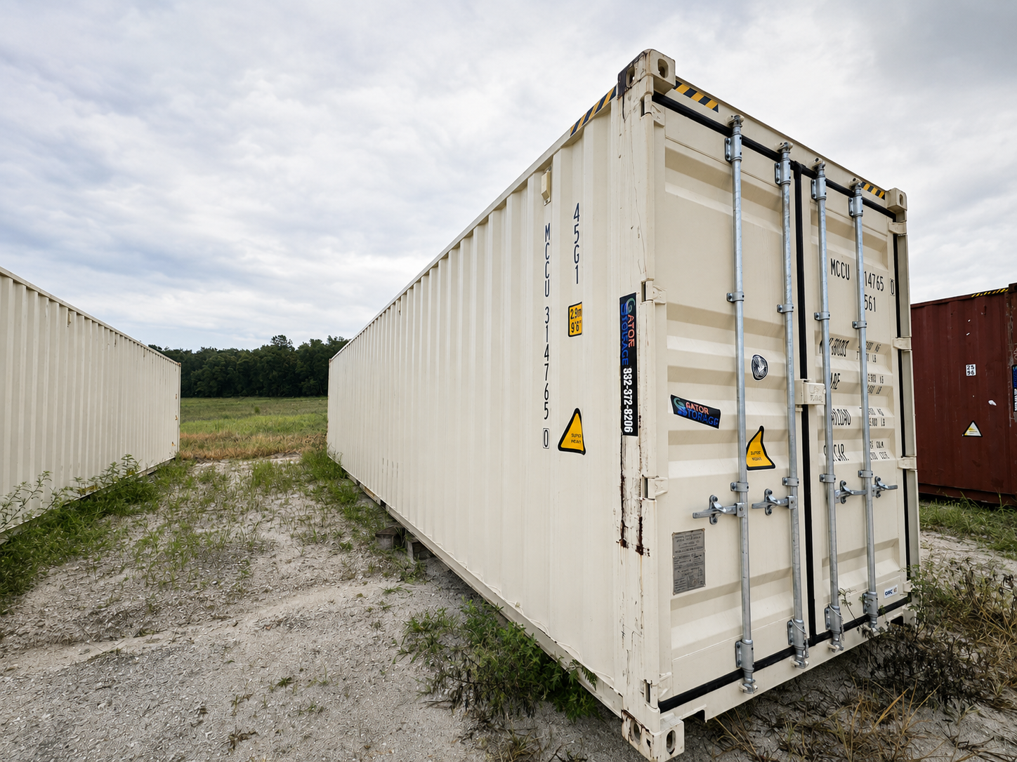 40-foot shipping container for rent or purchase at the Bell, FL yard